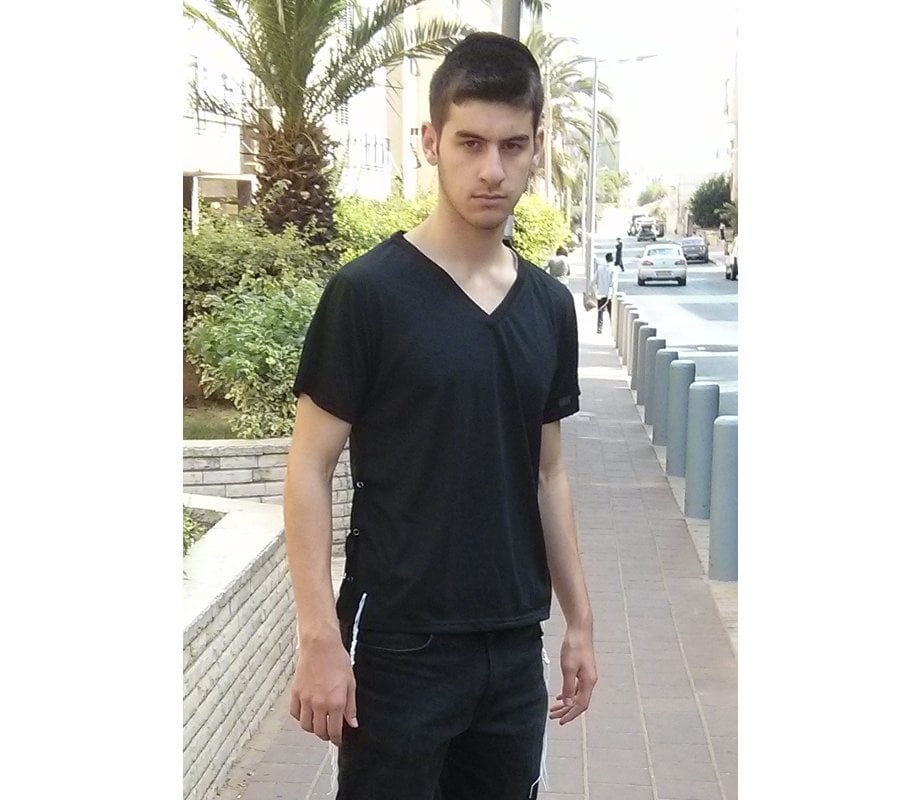 Adult Black T-Shirt with Tzitzit